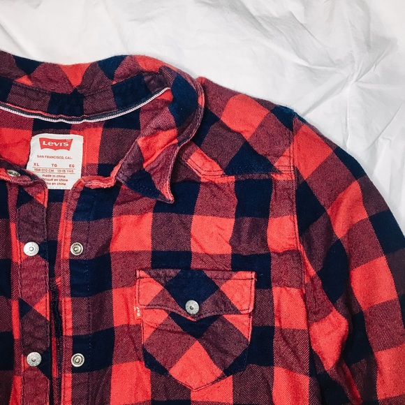 Levi’s Flannel - Picture 1 of 6